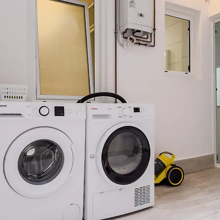 Barcelona Aura Apartment *