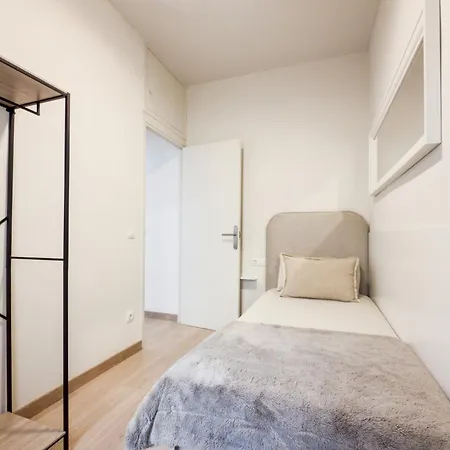 Barcelona Aura Apartment